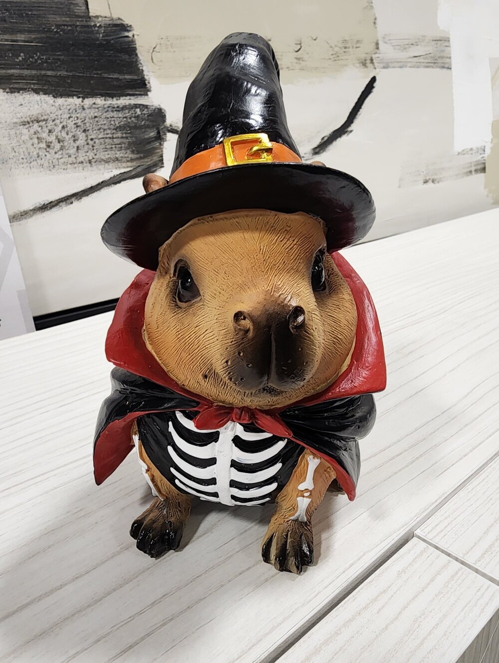 Halloween Guinea Pig Figurine Costume Decor - Black/Red